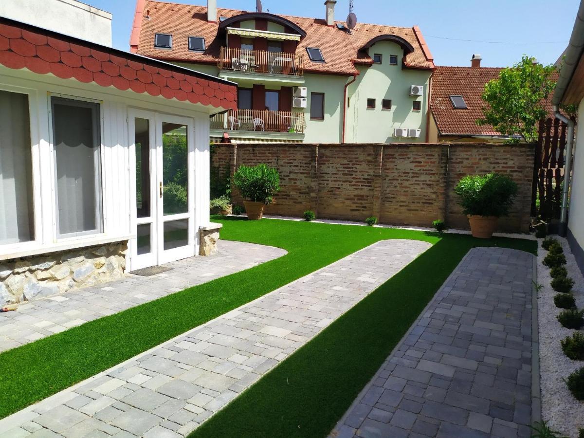 Zoli Apartmanok-Zoli Koelcsey 19 Villa Hajdúszoboszló 외부 사진