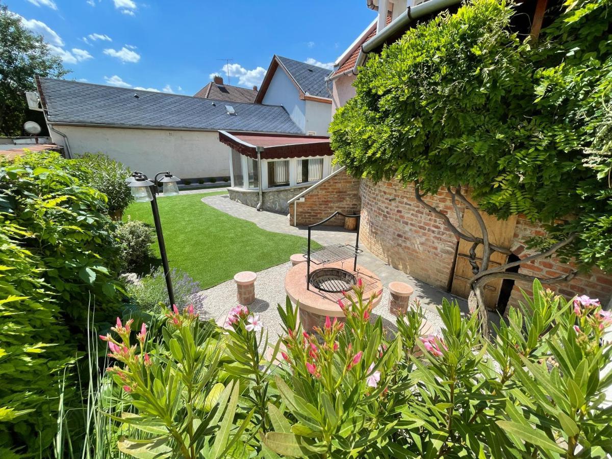 Zoli Apartmanok-Zoli Koelcsey 19 Villa Hajdúszoboszló 외부 사진